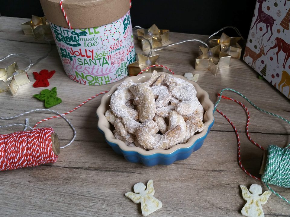 Vanillekipferl die im Mund zergehen. Nach einem alten Familienrezept, dass ich euch gerne verrate! #weihnachten #kekse #backen #vanillekipferl #rezept